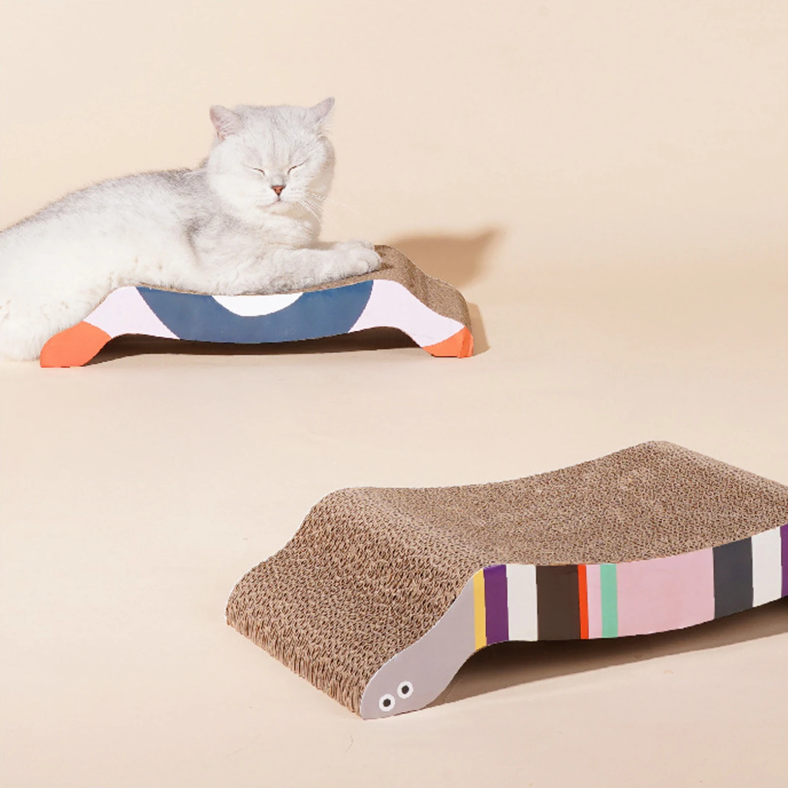 

Игрушечная деревянная кошачья лапка из гофрированной бумаги