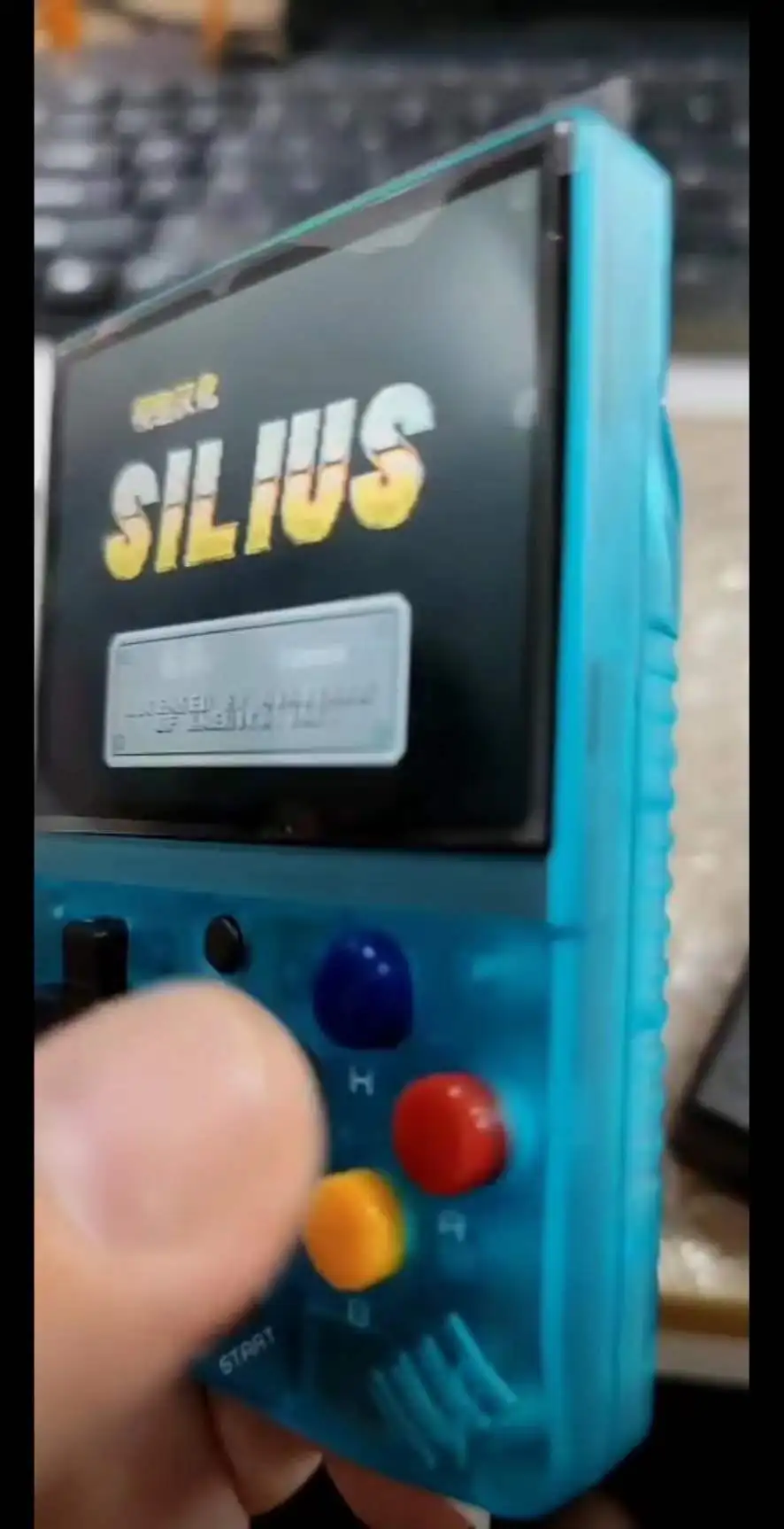 Tanie Nowy Czarny Przezroczyste MIYOO MINI V3 Retro Konsola Do Gier 2.8 Cal IPS Ekran HD Przenośna Konsola Do Gier Wideo Prezent Dla Dzieci