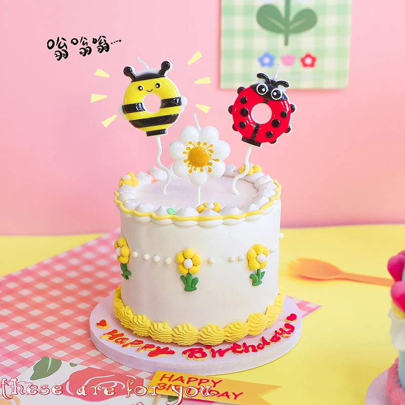

Yellow Bee Bear Duck Love Animal Candle Cake Topper Children's Happy Birthday Cards Baking Supplies Wedding Dessert Decorations