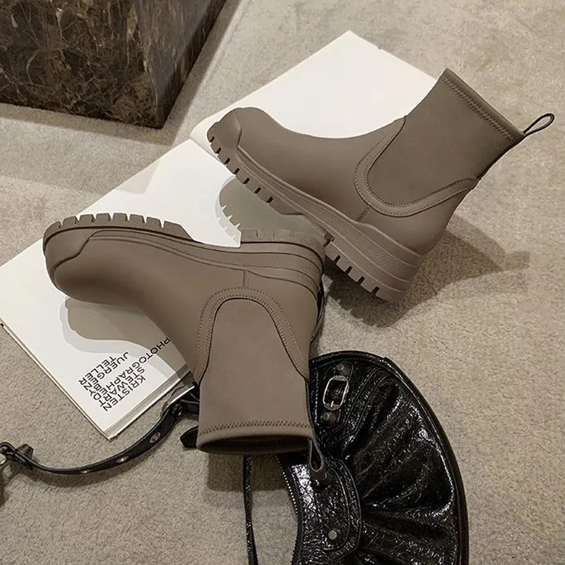 Autumn Winter Chelsea Boots Women Platform Brown Black Beige White Ankle Boots for Women Fur Short Chunky Punk Gothic Shoes New