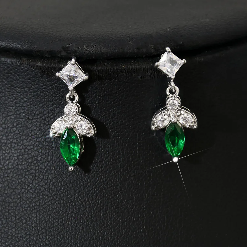 Комплект ювелирных изделий из циркония высококачественный квадратный кулон