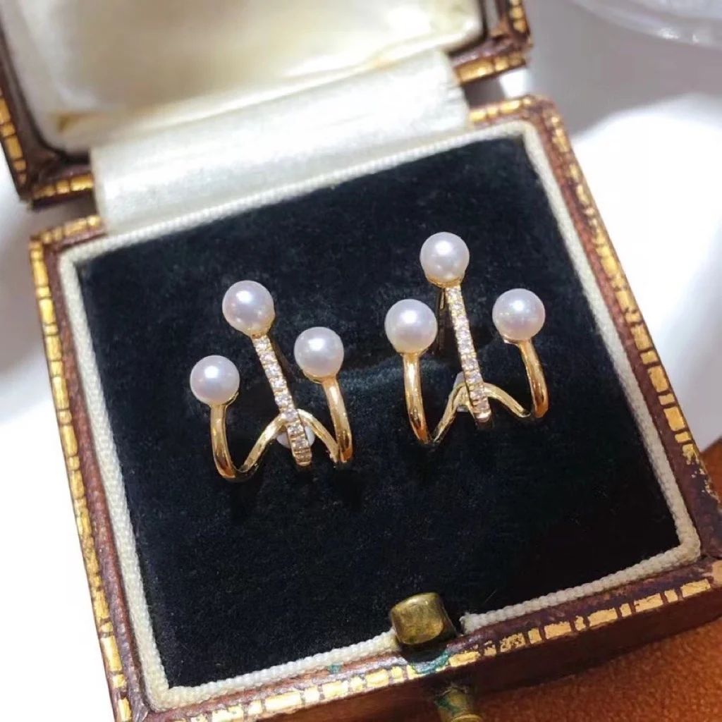 

Женские серьги-гвоздики с жемчугом