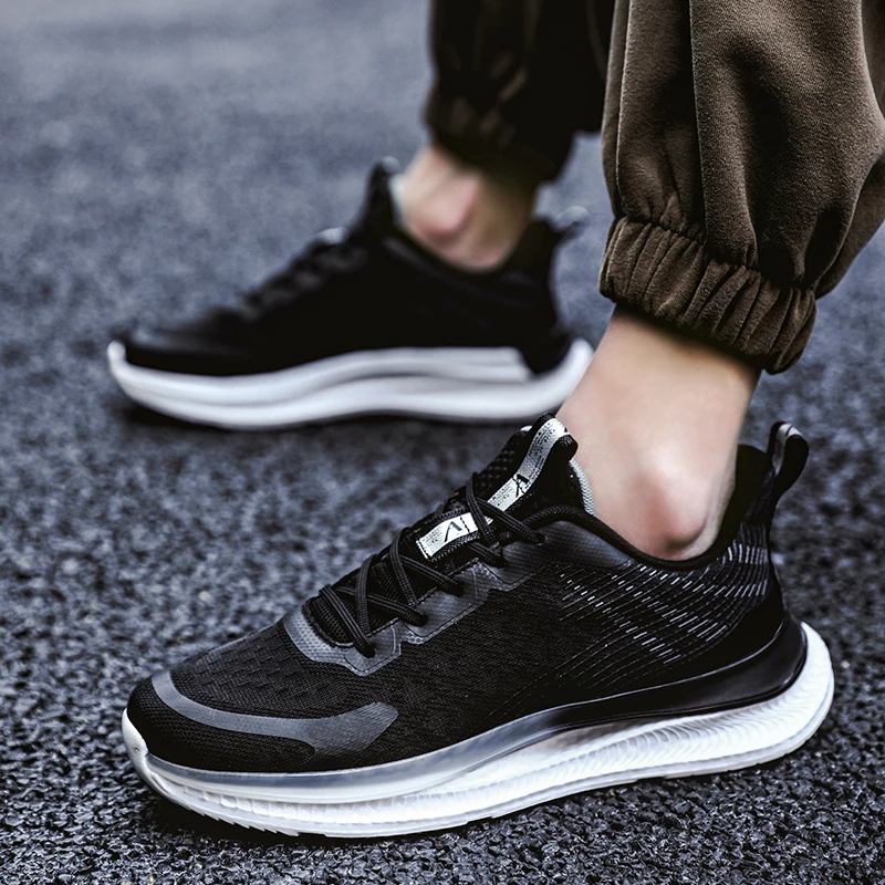 Men Lightweight Road Running Shoes Casual Shoes men's Mesh Sneakers Lace-Up Female Outdoor Sports Shoes Tennis Shoes