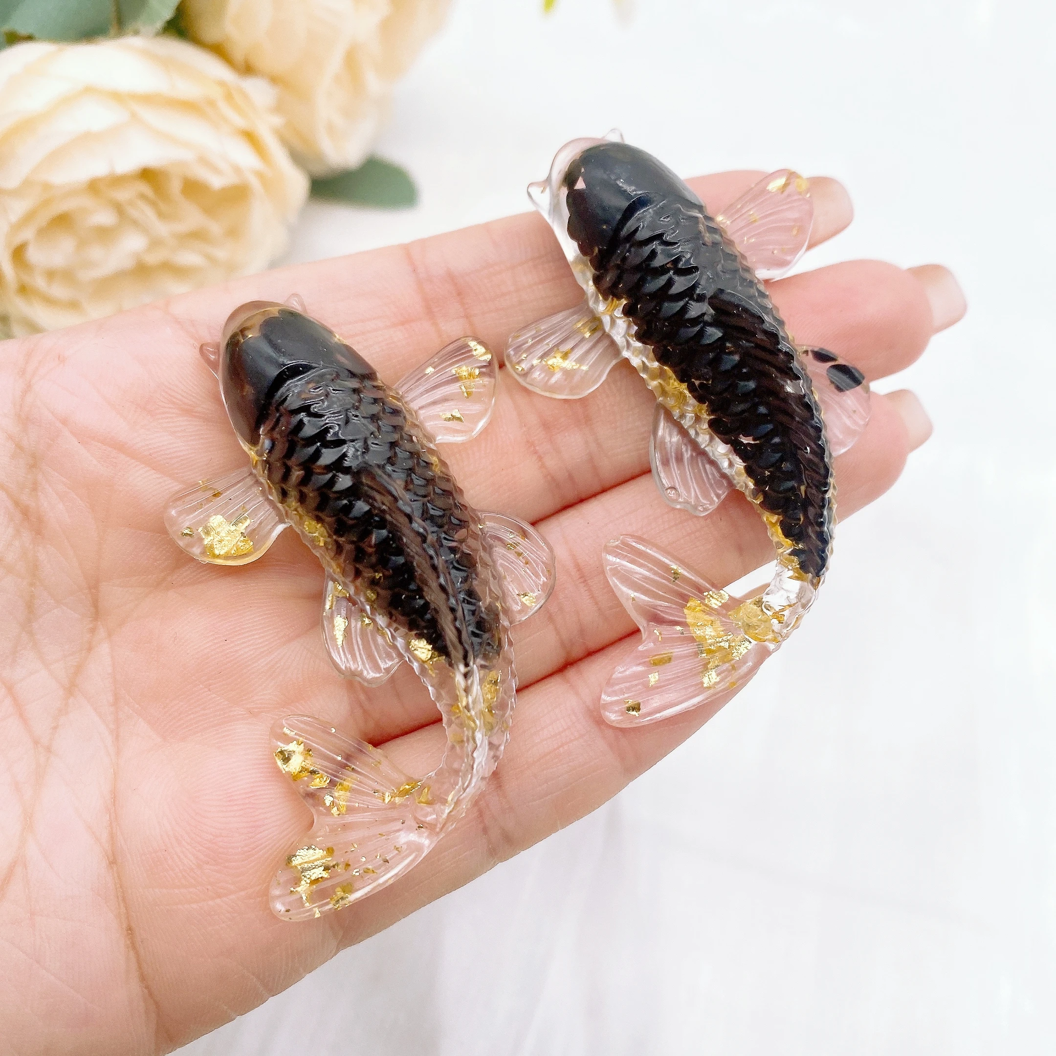 

Кристальная статуэтка рыбы кои