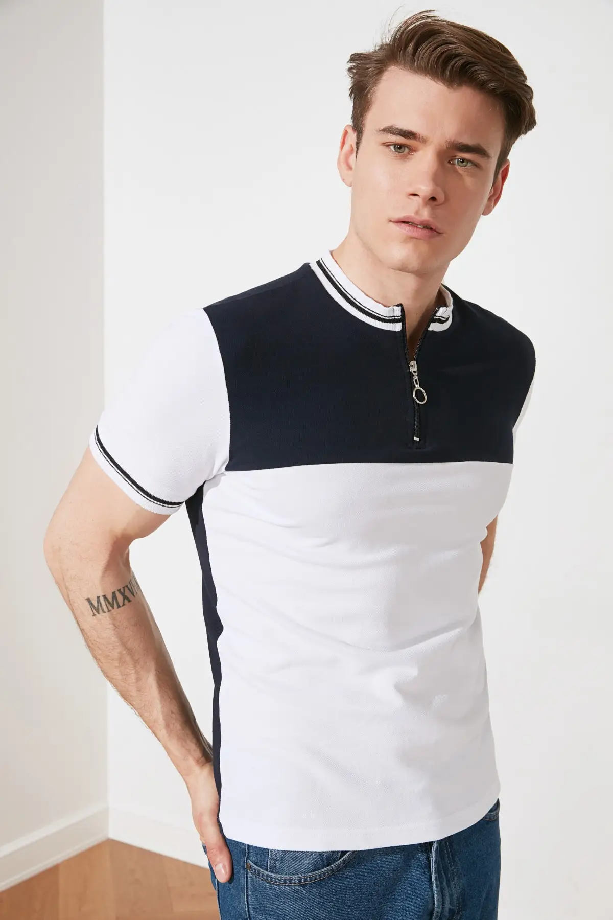 

Trendyol Men 'S Slim Fit Short-Sleeve Panelli Zipper Crew Neck Polo Collar T-shirt TMNSS21TS1968