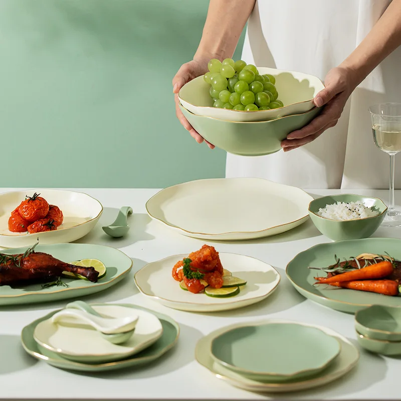 

Creative Food Dish Petal Shape Solid Color Gold Edge Plate Soup Bowl Home Table Decoration Meal Ceramic Plate Kitchen Tableware