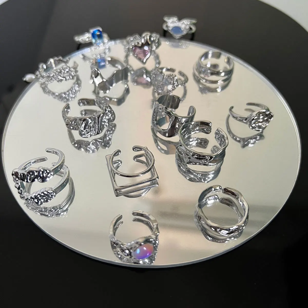 

Ins Personality Retro Open Ring Light Luxury High-end Adjustable Heart-shaped Ring Men and Women Couple Jewelry