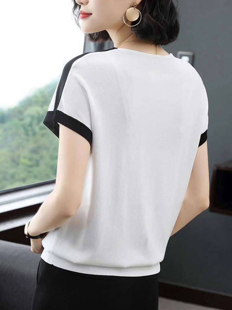 Женская футболка с коротким рукавом и V-образным вырезом