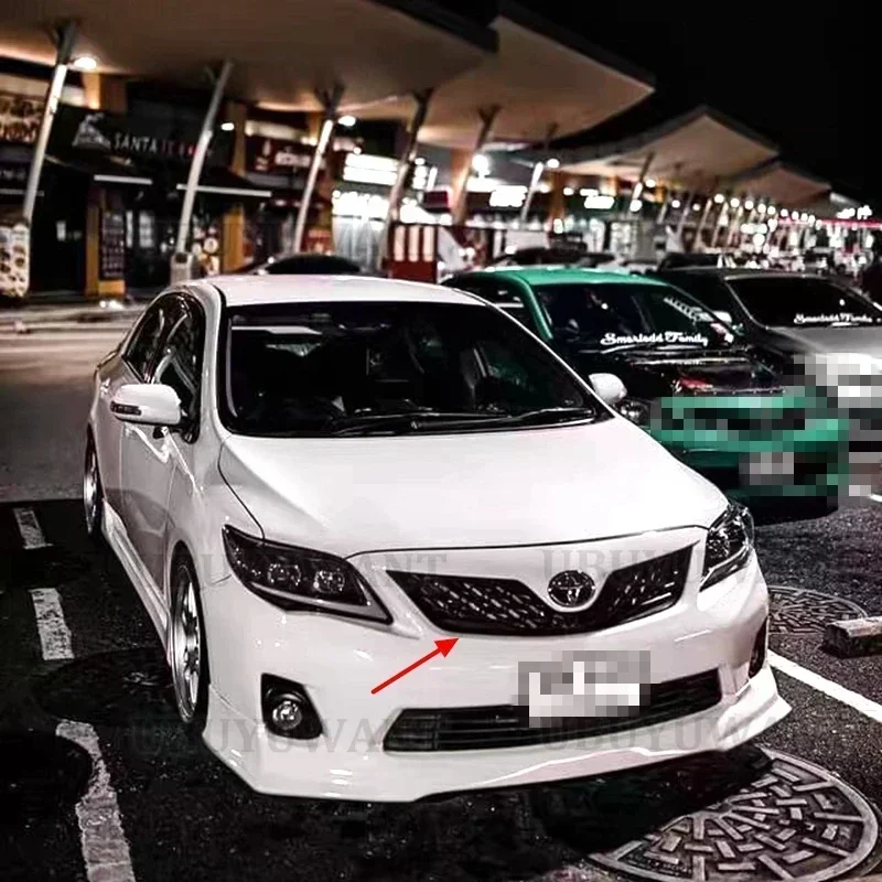 Фото Решетки радиатора для Toyota Corolla 2011, 2012, 2013 годов выпуска №1