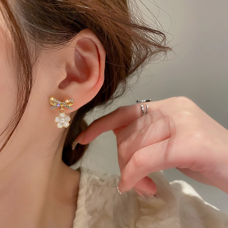 

Sweet Bow Tie Flower Stud Earrings for Women Shiny Cubic Zirconia Bowknot Earrings Korean Fashion Girl Wedding Party Jewelry