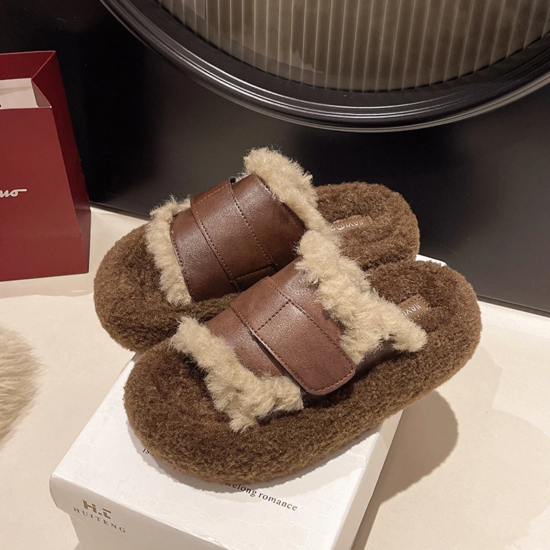 Обувь женские тапочки уличные шлепанцы на платформе пантофле меховые 2024