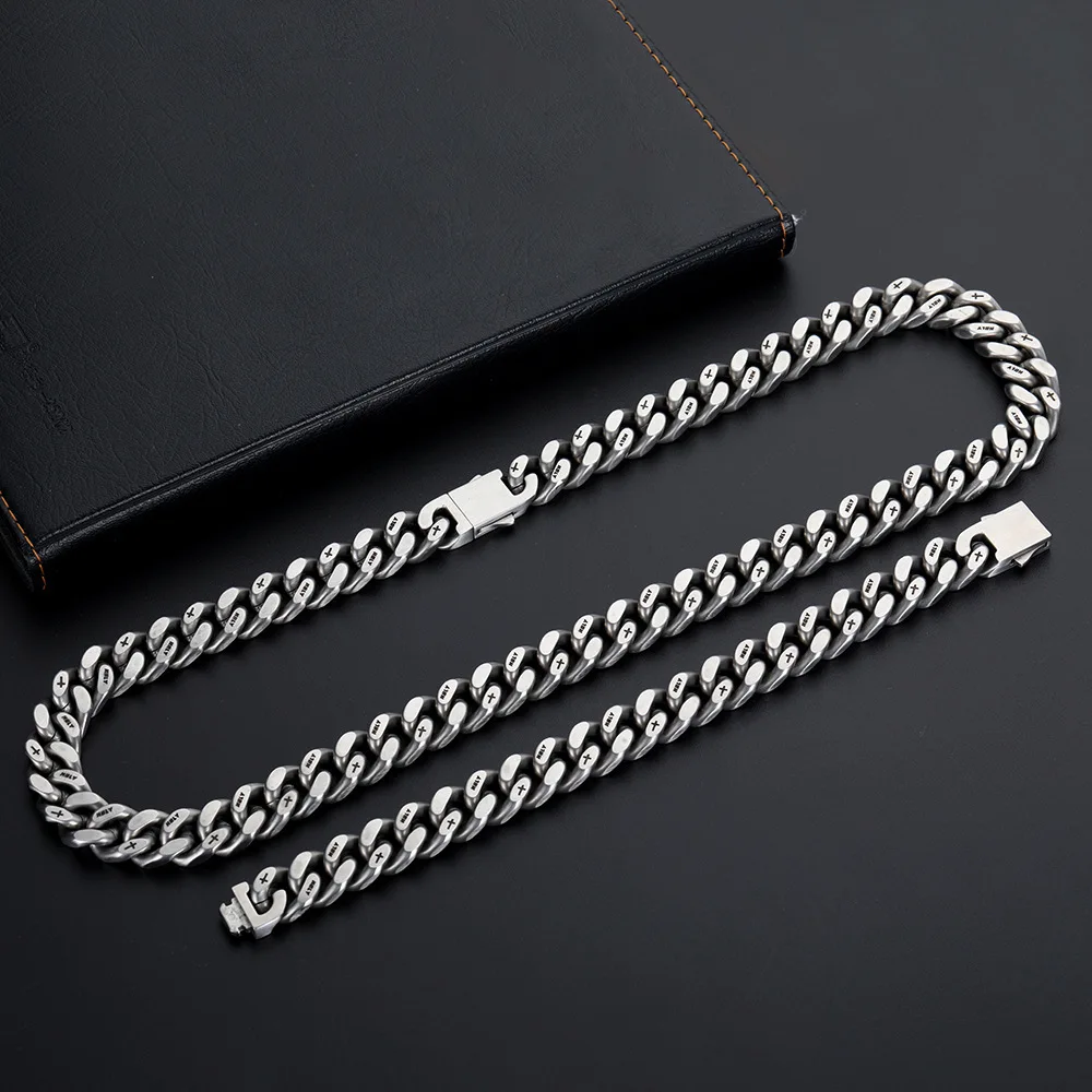 

2022 Tide Wear Stainless Steel Hip Hop Necklace Men's Versatile Rap Fashion Titanium Steel Cuban Chain Necklace Bracelet Set