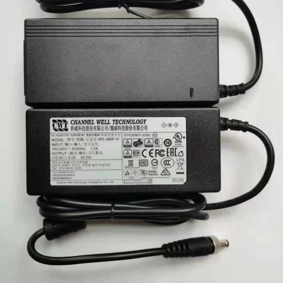 Фото Оригинальный адаптер питания Channel Well Technology CWT KPL-060F-VI 12В 5А 60Вт с разъемом 5.5*2.5 мм и гайкой. №2