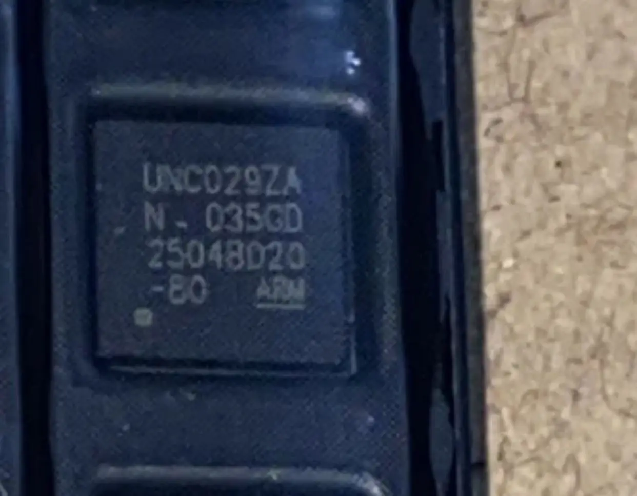 

10 шт./NUC029ZAN QFN NUC029ZA