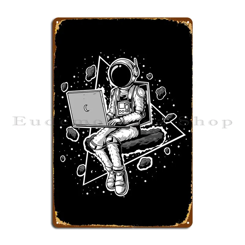 

Металлический плакат-астронавт с использованием ноутбука, плакат для украшения гаража, печатный плакат, оловянный плакат