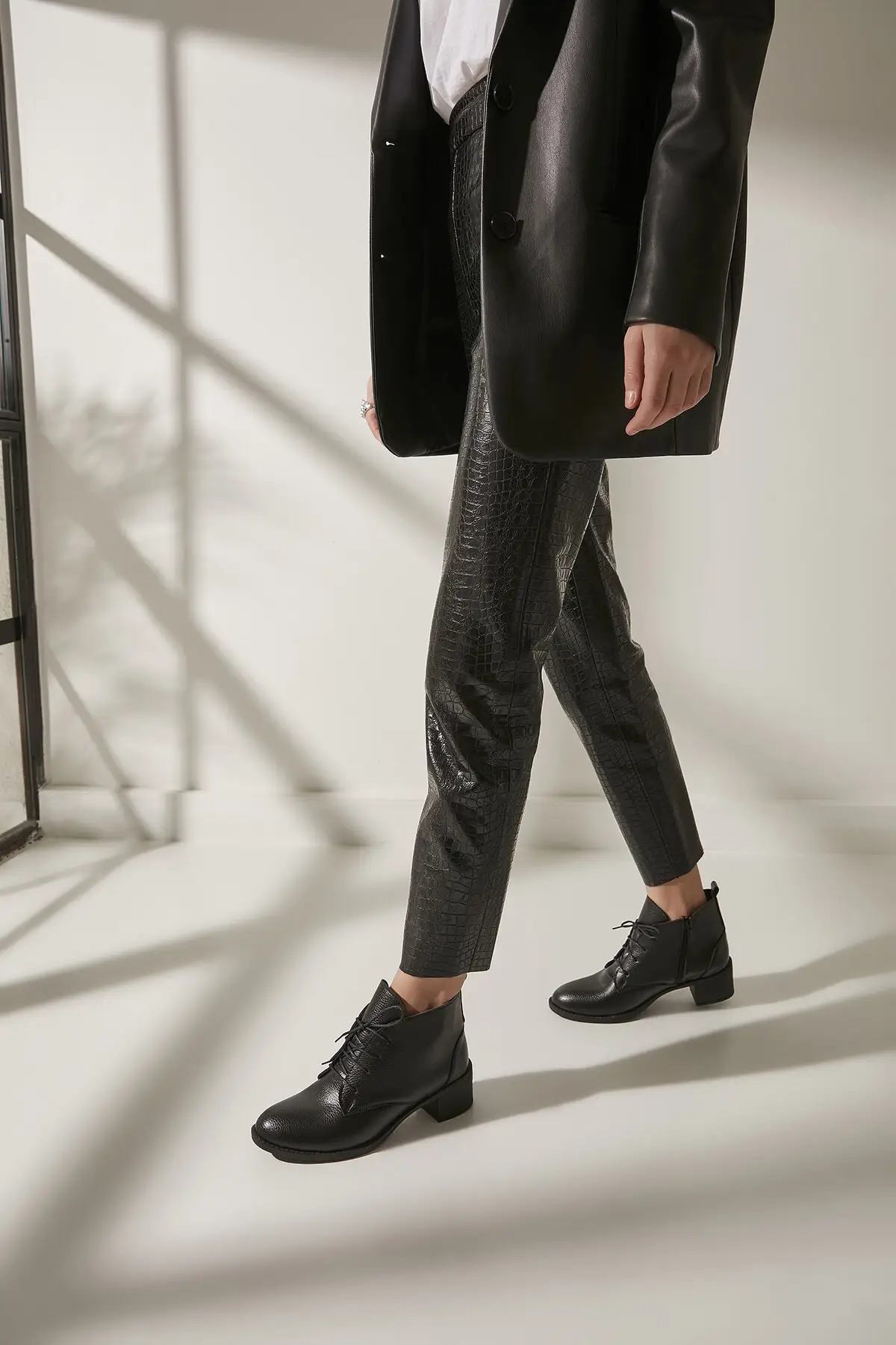 

Женские ботинки ie & DIES, Новое поступление, роскошные стильные женские ботинки, дизайнерские удобные женские ботинки на платформе, высокое ка...