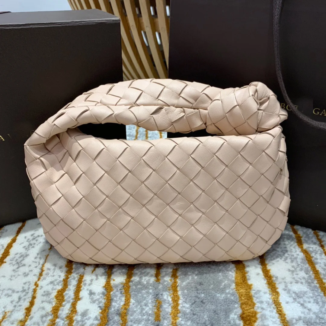 2022 New Women Handbag 100% Genuine Leather Luxury Brand Woven Cloud Bag Shoulder Bag Fashion All-match Party Bag