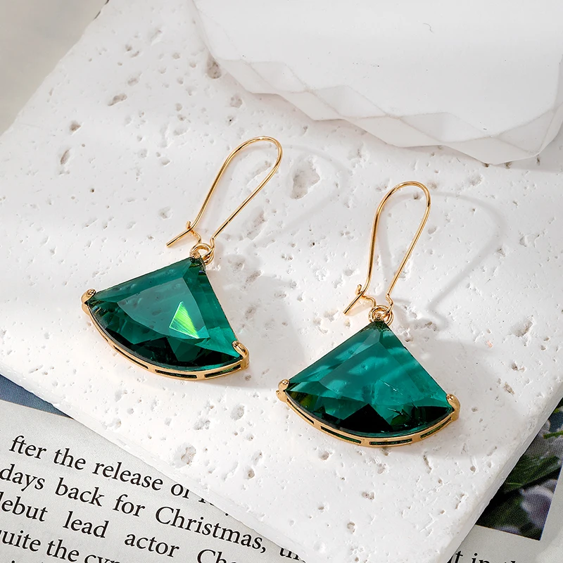 Женские хрустальные серьги в форме веера