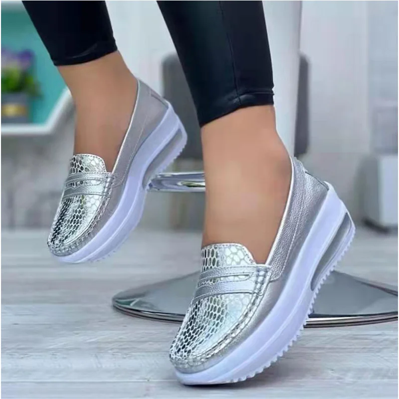 

Plus Size 43 Casual Flat Shoes of Women 2023 Fashion Round Toe Low Top Wedge Platform Sneakers Comfort Non Slip Women Loafers