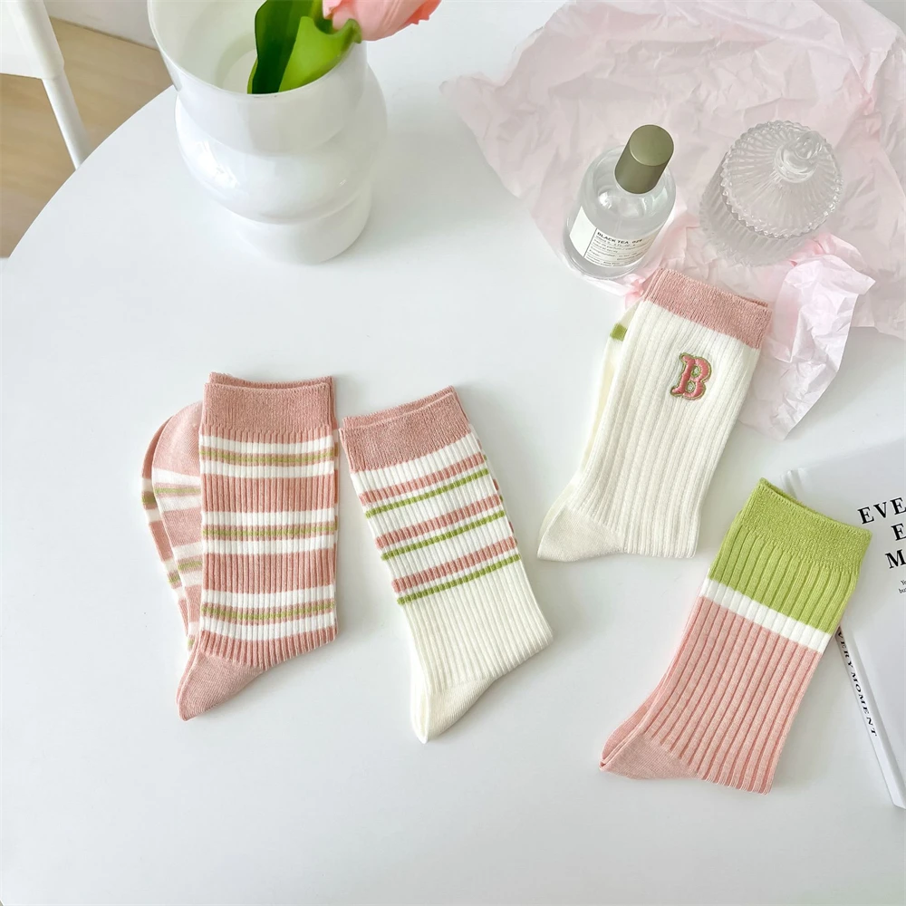 

Носки женские из бамбукового волокна с вышивкой и надписью