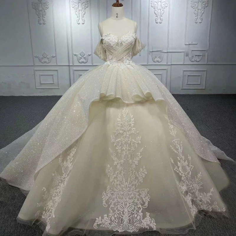 

Beige Shiny Quinceanera Dress Sweetheart Cocktail Dresses Baile Vestidos De 15 Quinceañera Luxury Applique Flower Princess Gown
