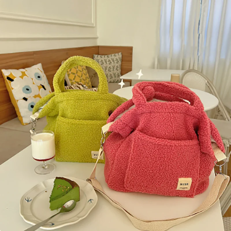 

Solid Color Lamb Wool Shoulder Crossbody Bag Women's Large Capacity Shopping Bag Soft Fluffy Faux Fur Tote Bag Winter Handbag