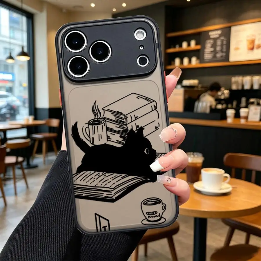 Фото Чехол для iPhone 17 Pro Max 16 Plus 7 8 SE 12 15 11 14 17e XS XR Air 13 Mini с дизайном «Кошка-кофейня» для любителей книг, задняя крышка-накладка №5