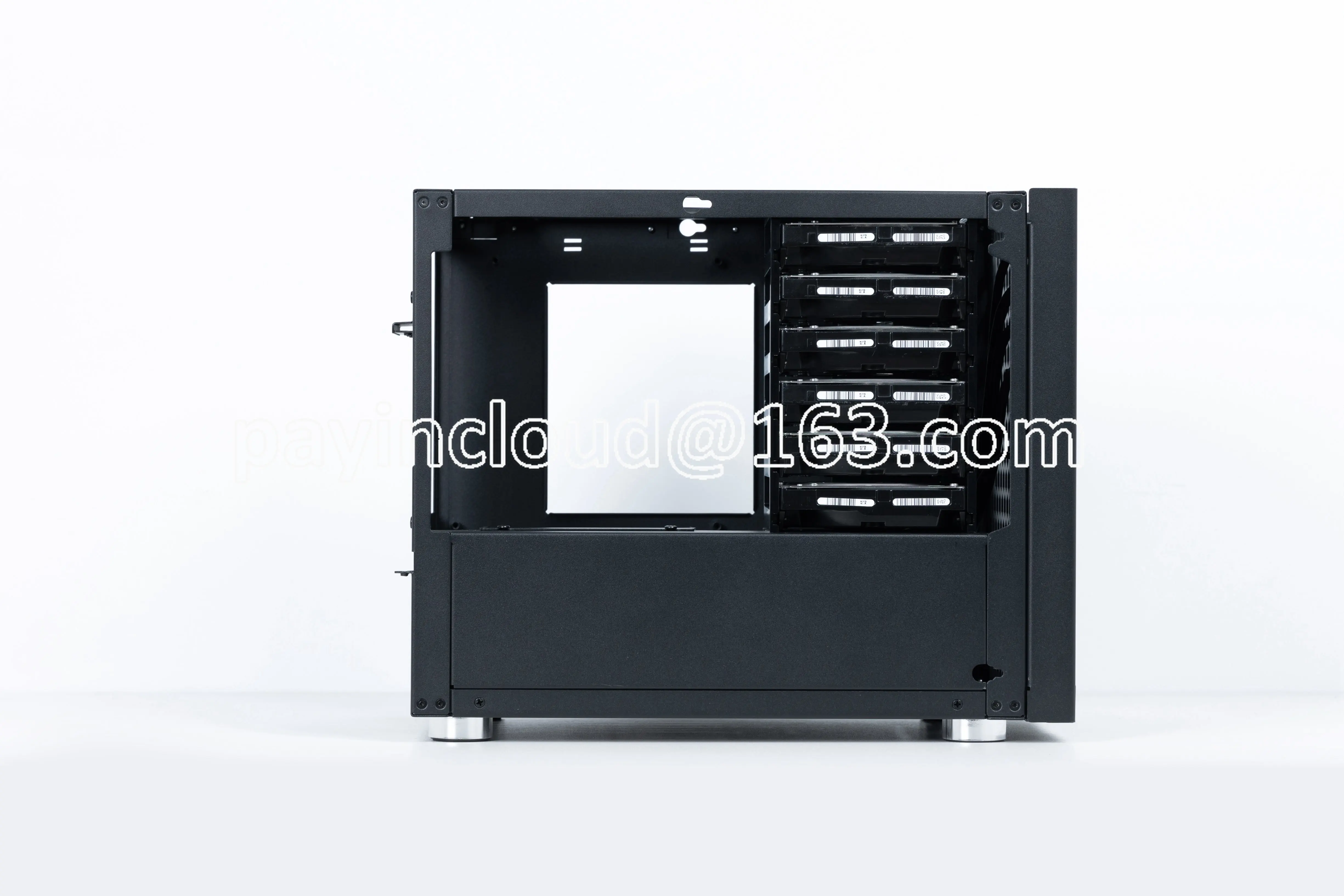 

Корпус с воздушным охлаждением XL3, комплект режимов NAS 6-bay, шасси NAS