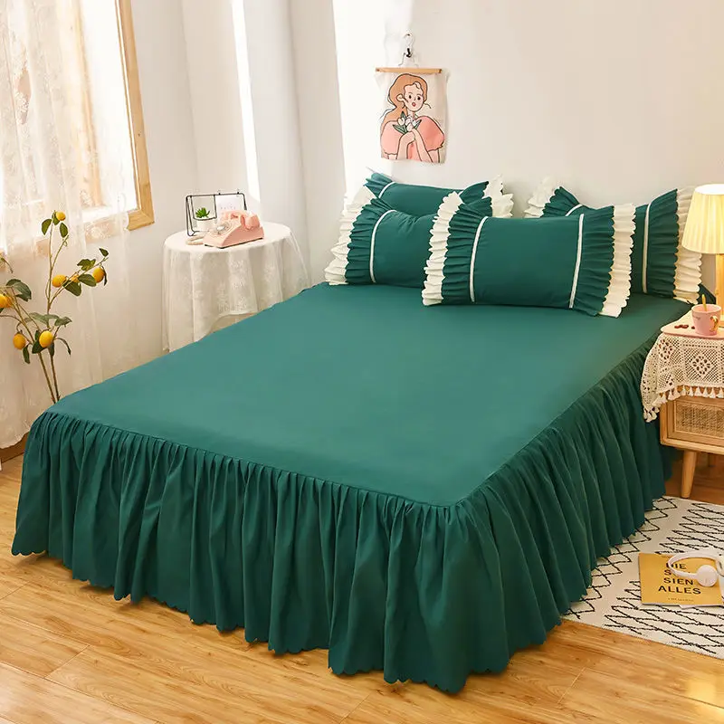 

3 Pcs Bedding Set Simple Korean Style Ruffled Smooth Bedspread on The Bed with Pillowcases Suit for King Queen Twin Size Bed