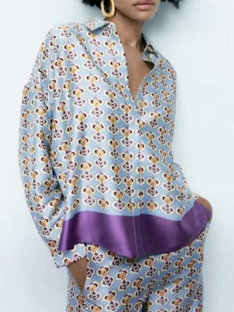 

Женский Атласный топ с геометрическим принтом, свободного покроя