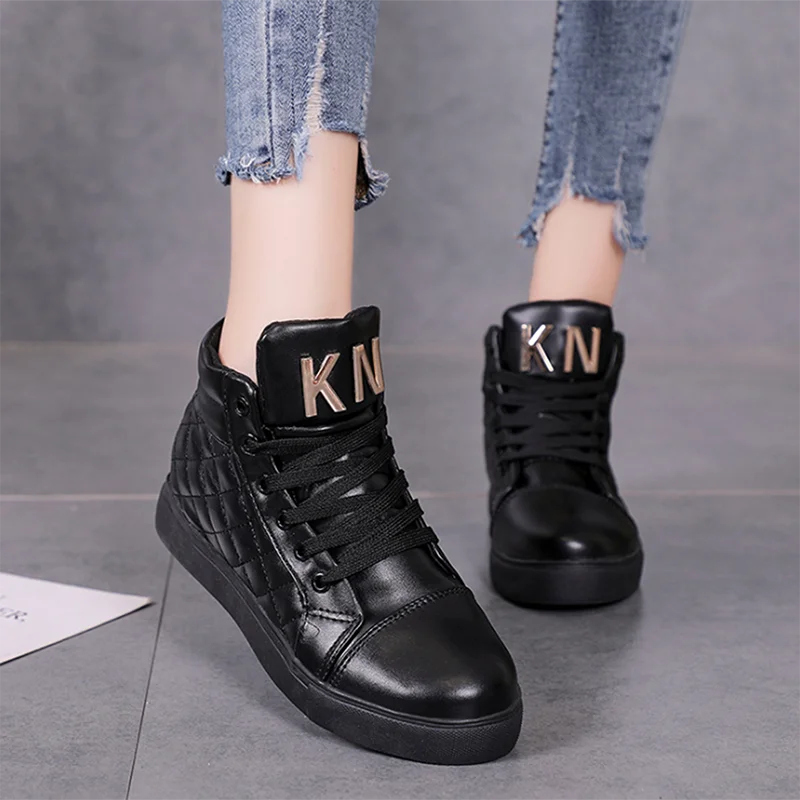 

Ladies casual lace up shoes high quality warm velvet leather breathable flat sneakers 2021 new winter fashion high top sneakers