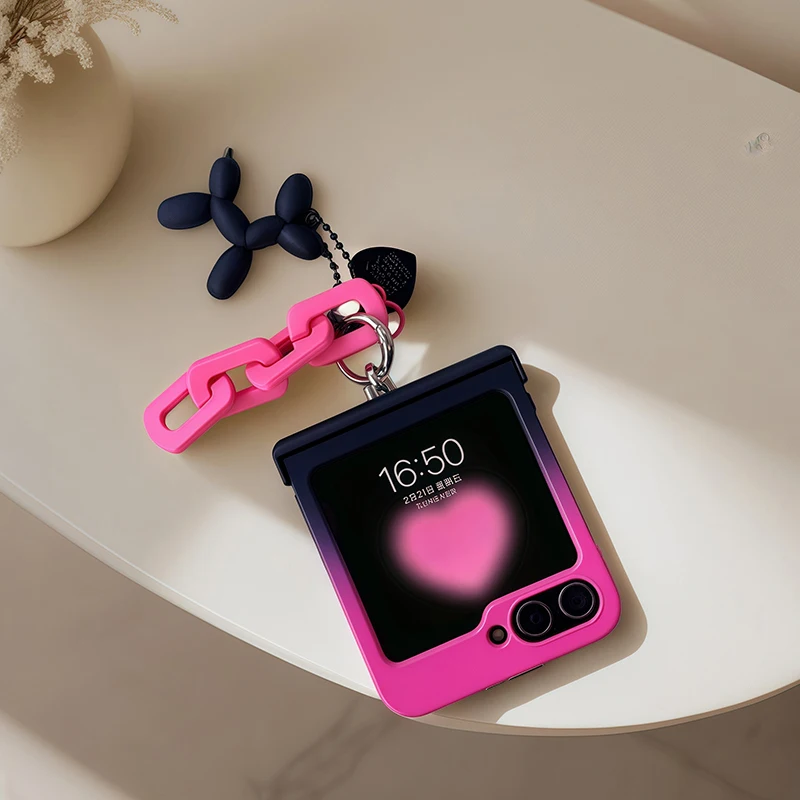 Чехол-цепочка с черной розой и градиентом Love Dog для Samsung Galaxy Z Flip 7 6 5 4 3 для Motorola Razr 50 60 Ultra Xiaomi Mix Flip 2 (art.: 3920d1da1bb77) - 3920d1da1bb77