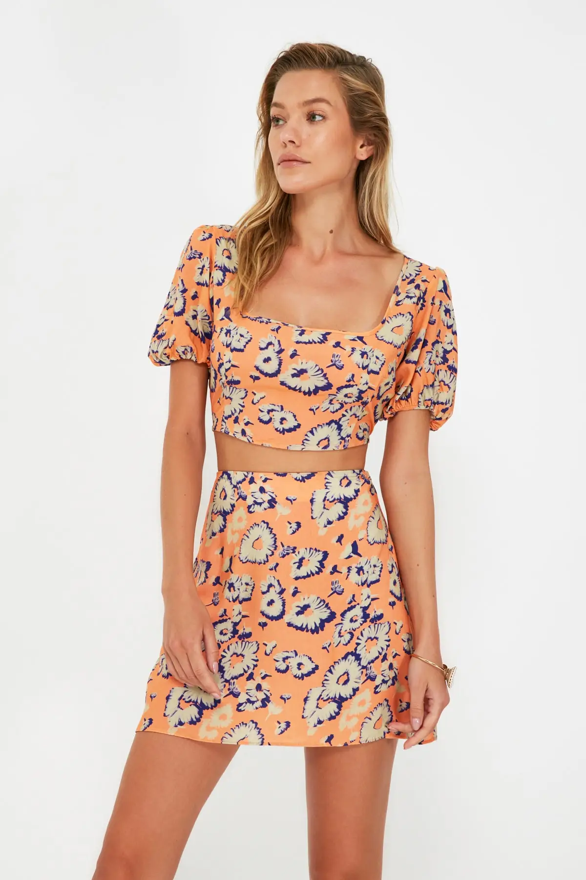 

Floral patterned viscose bottom-top suit TBESS21AU0450