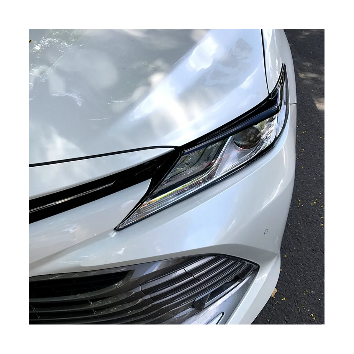 Car Headlight Eyebrow Eye Lid head light lamp Eyelids Cover Stcker Trim for Toyota Camry LE XLE SE XSE 2018-2021(Carbon)