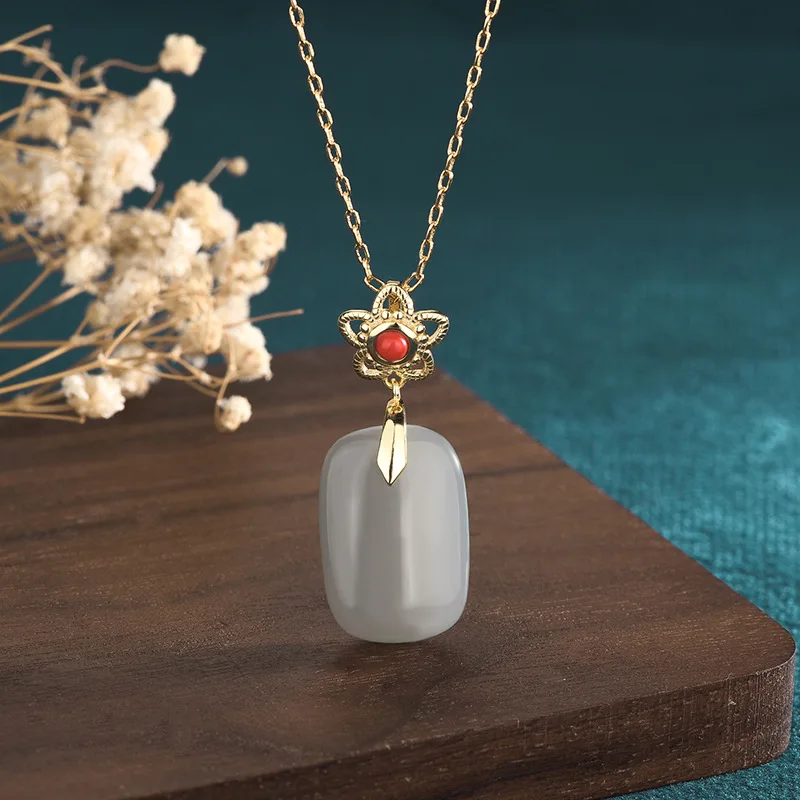 

2022 National Trend New Women Necklace Ancient Gold-plated Flower Inlaid Gray Hetian Jade Pendant Retro Necklaces for Women Gift