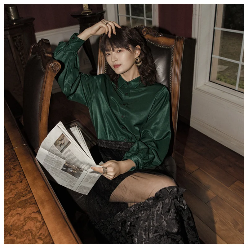 

Spring Women's Wear Shirt French Simple Retro Grandmother Green Lantern Sleeve Design Girly Top Unique Chic Temperament Blouse