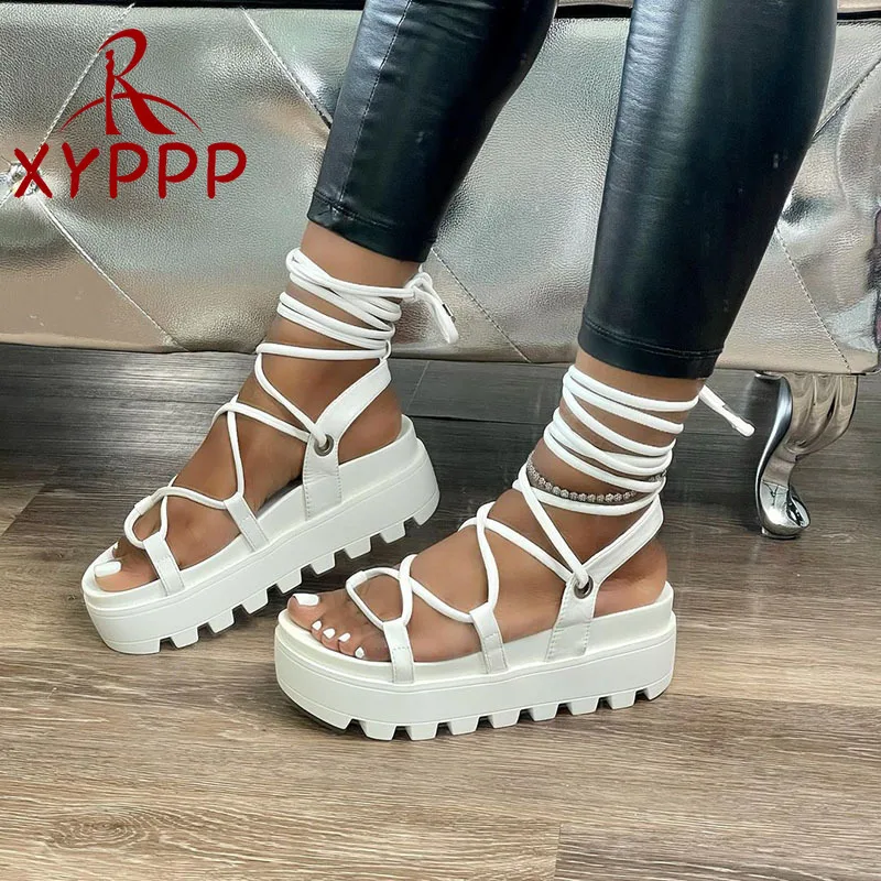 

Сандалии-гладиаторы для женщин, Новинка лета 2022, женские модные сандалии на толстой платформе и плоской подошве с перекрестными ремешками, ...