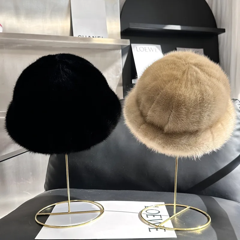 Рисунок 2 - Женская зимняя теплая меховая Рыбацкая шапка