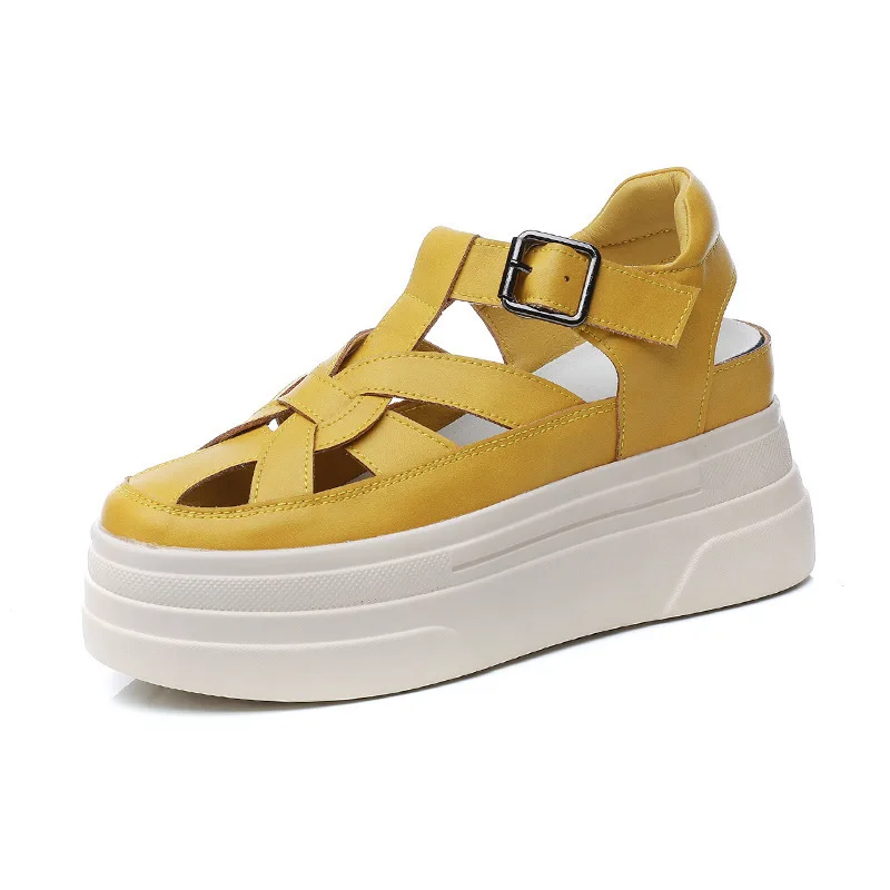 

Женские летние кроссовки из натуральной кожи на высоком каблуке 8 см