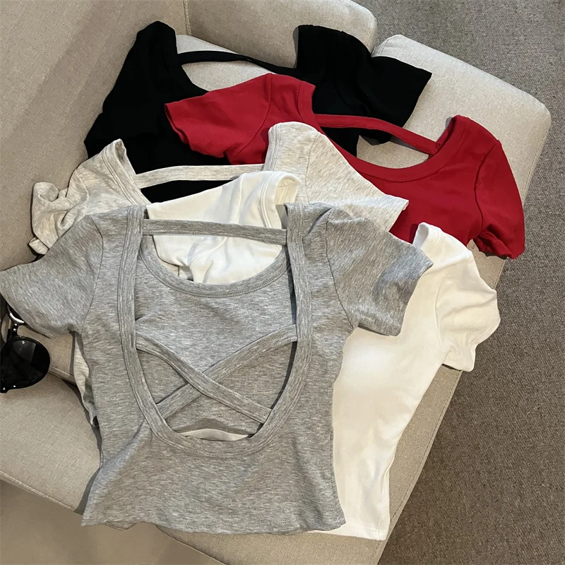 Женская футболка с открытой спиной и коротким рукавом в американском стиле