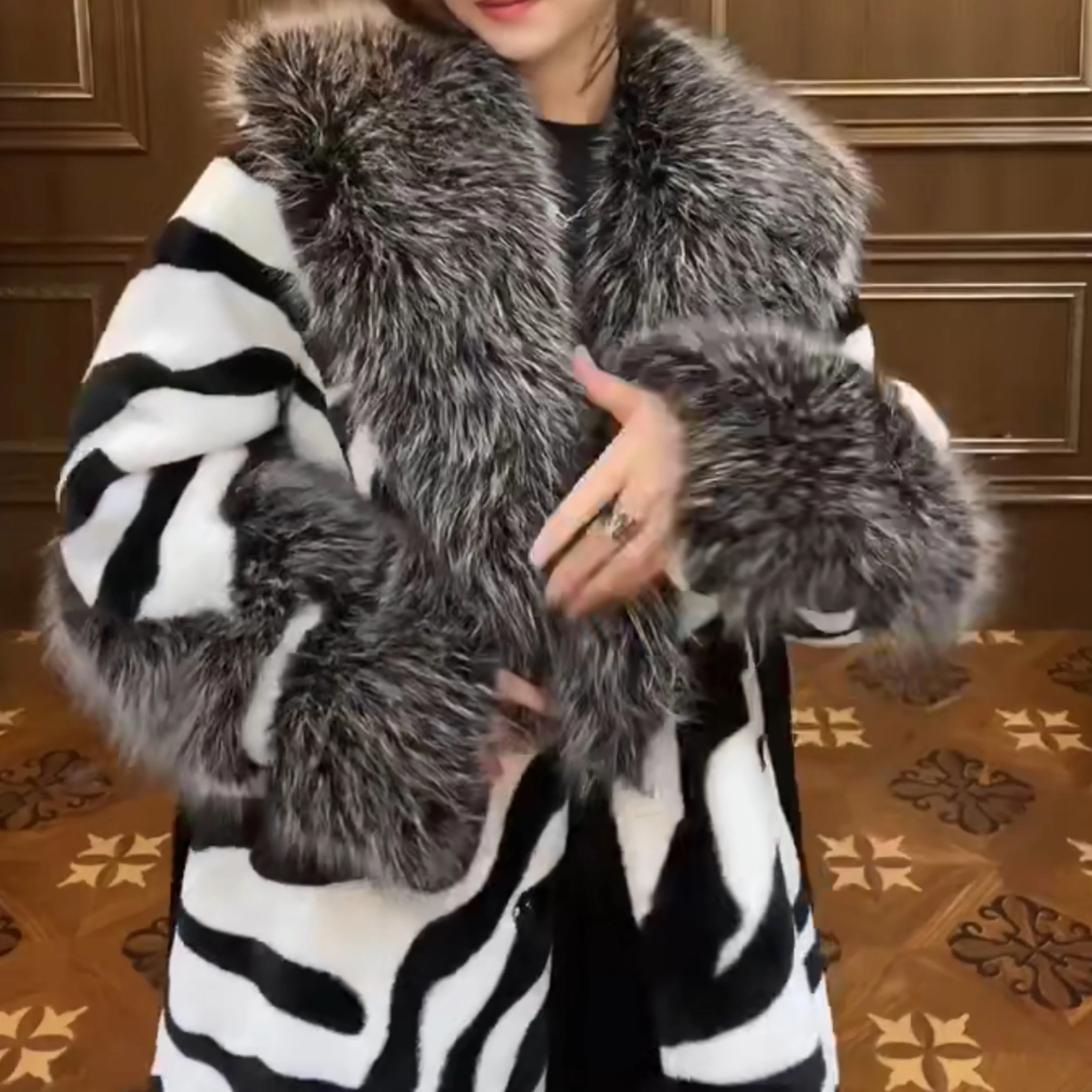 Fur Patchwork Long Sleeve Female Toka Double Face Wool Leather Warm Heavy Embroidery Sequins Casual Fashionable Jacket Winter