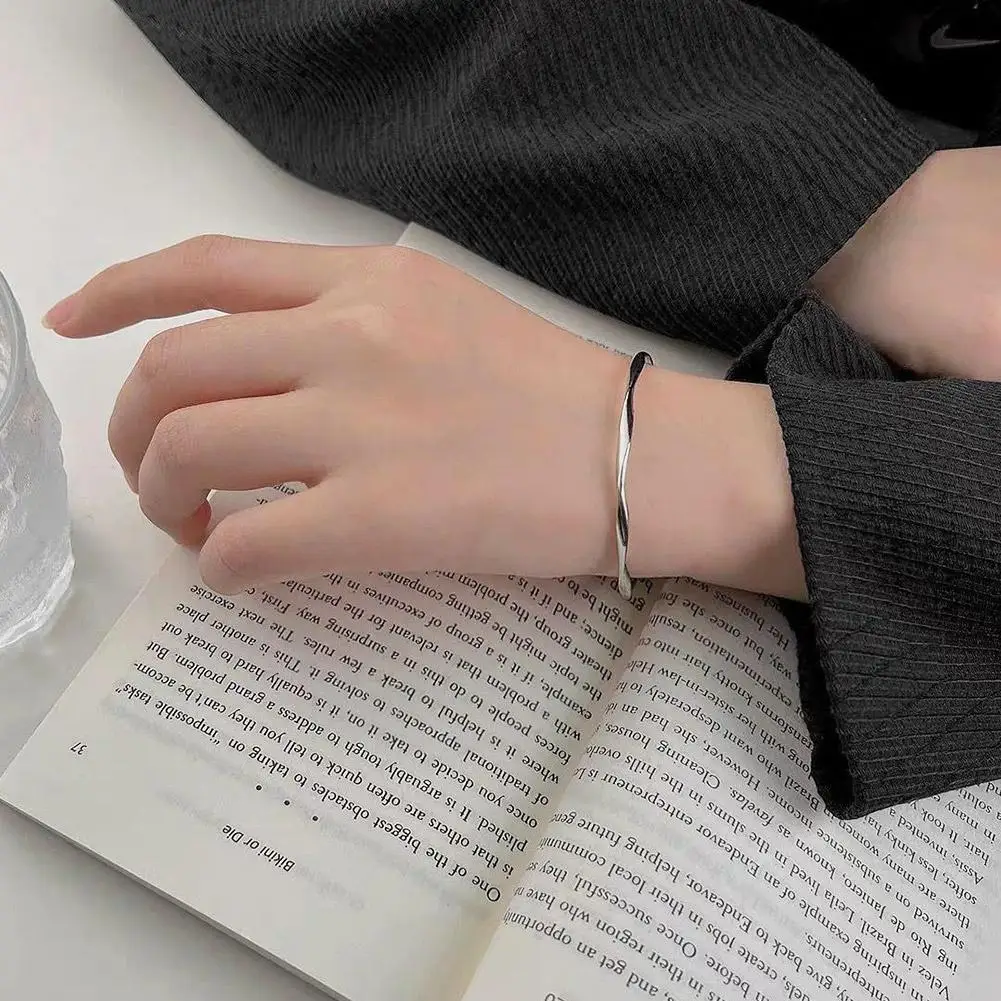 Складной и в ношении JueziCold безразмерный стиль витой Новый нишевый браслет