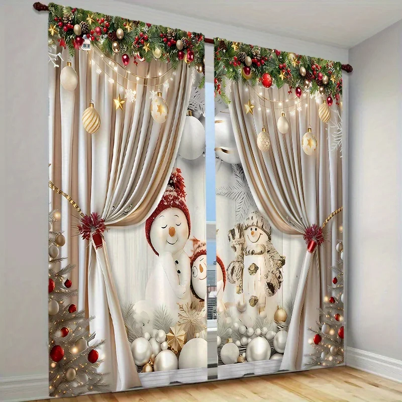 Праздничные красные рождественские шары и шторы с рисунком зеленого листа