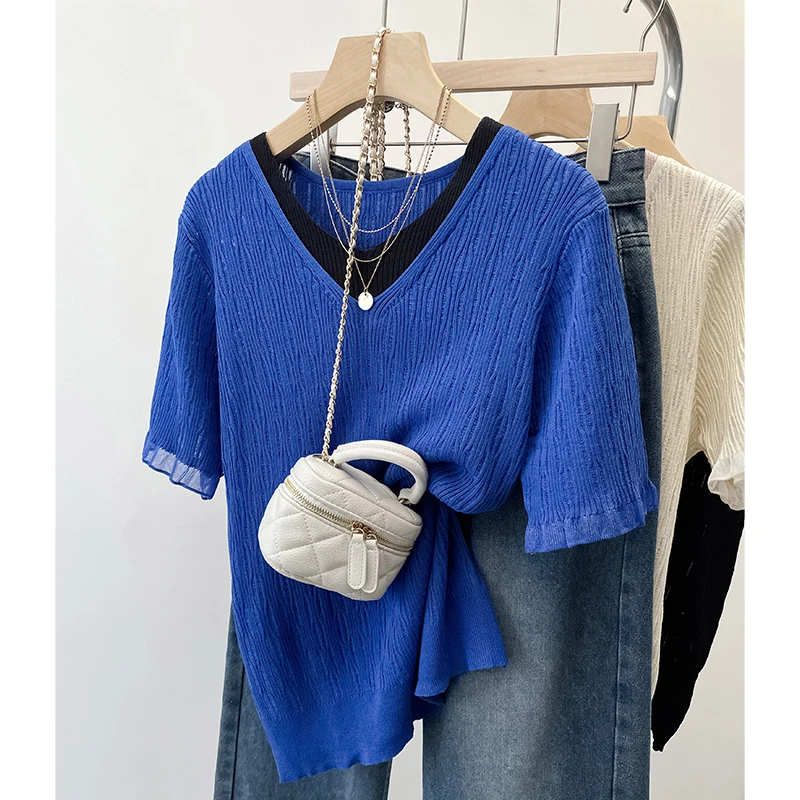 Женский свободный трикотажный свитер с V-образным вырезом