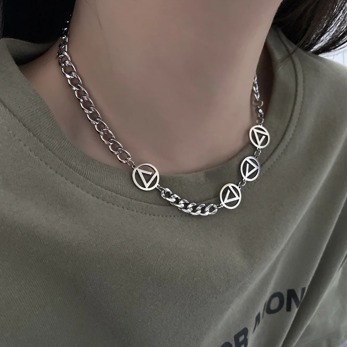 

Link Necklace,Round Silver Link Chain Y2k Necklace Choker Flat Paperclip Necklace Jewelry,Letter Necklace Triangle Necklace Gift