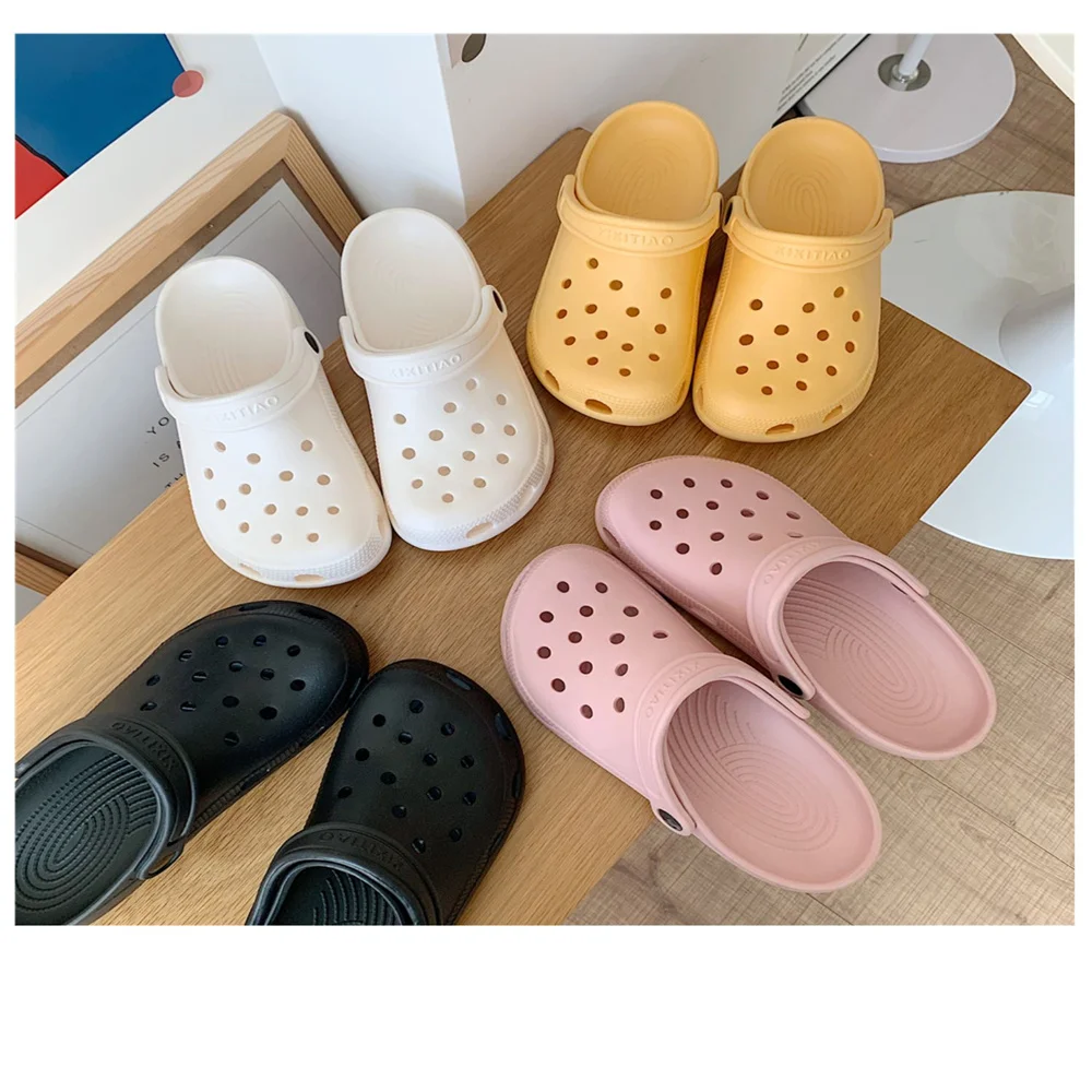 2023 Summer Women's Casual Non-slip Waterproof Slippers Women Classic Nursing Clogs Hospital Women Work Medical Sandals