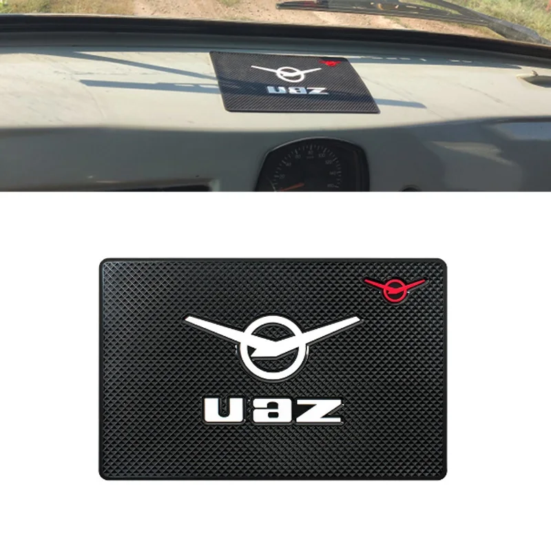 Фиксированная подставка для телефона на центральной консоли автомобиля УАЗ