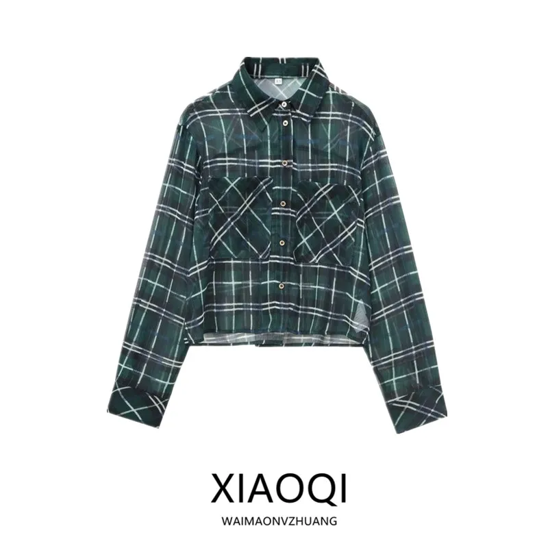 Женская короткая рубашка с длинным рукавом в клетку