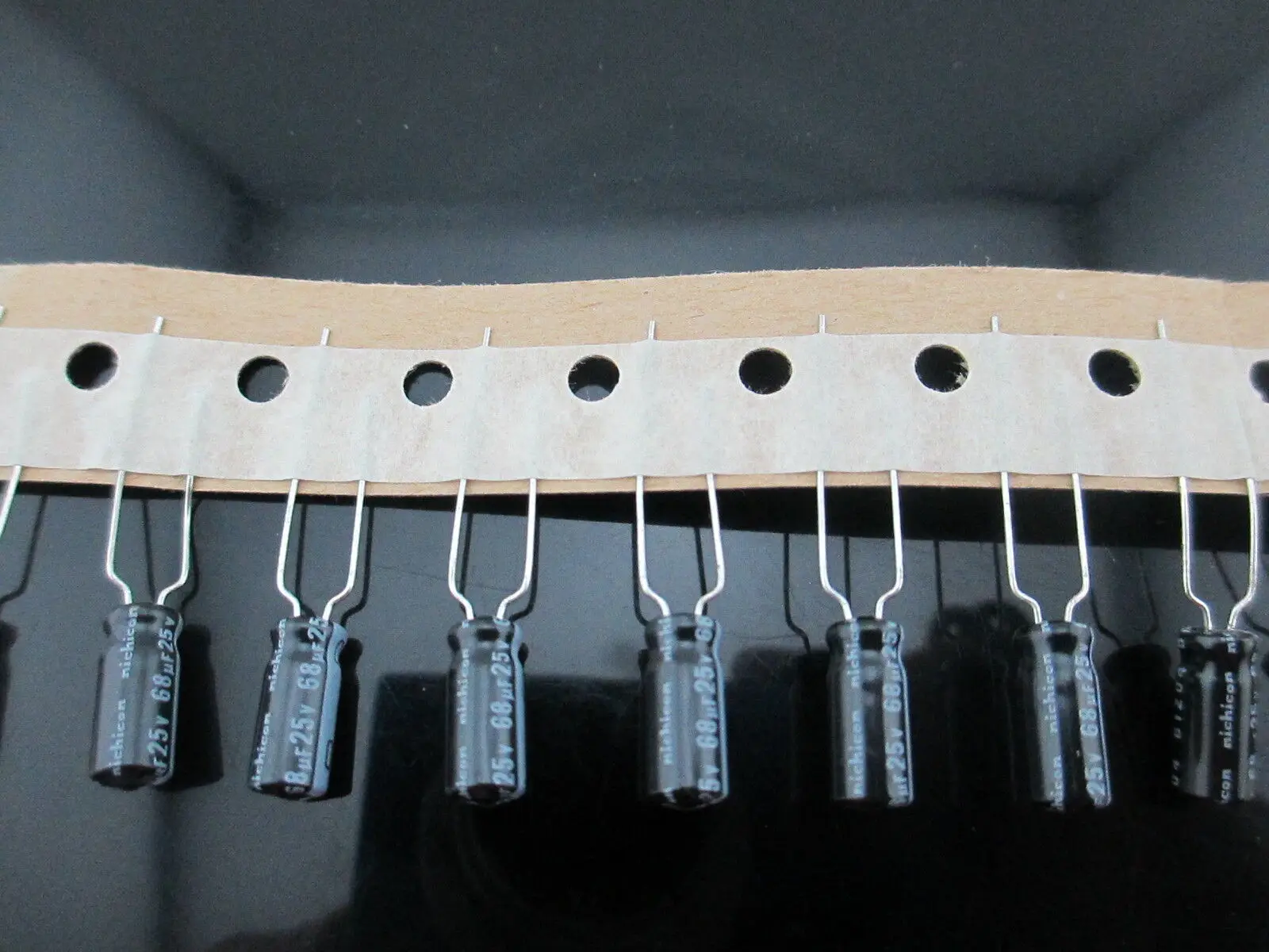 

20шт Nichicon HV 68 мкФ 25v 68mfd электролитический конденсатор 105 ℃ 5*11 мм