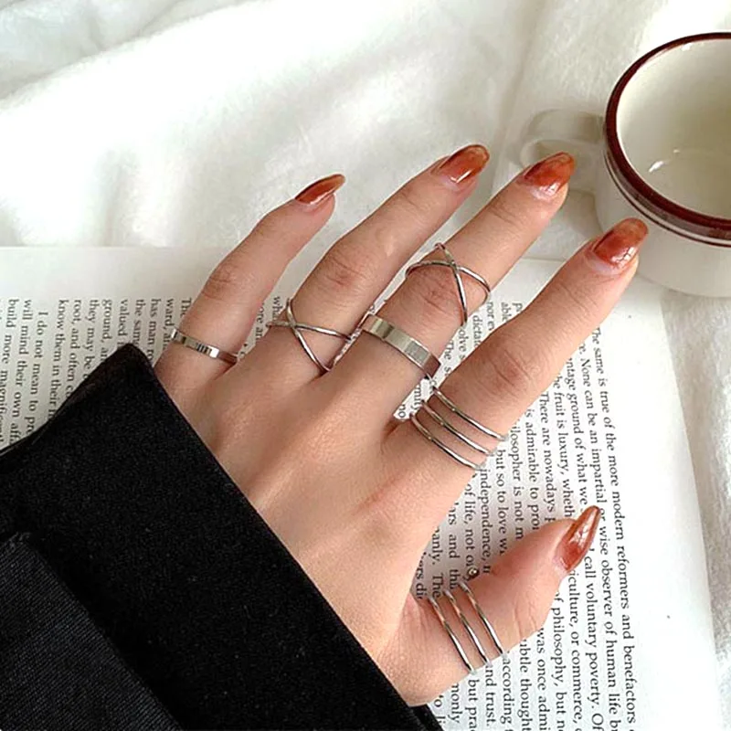 Женское кольцо-цепочка с подвеской